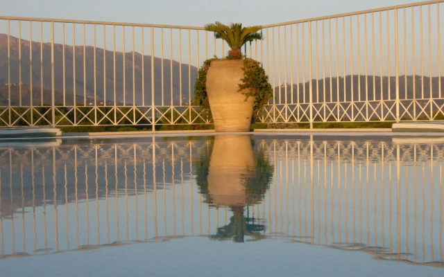 Verdeluna ApartHotel & Resort