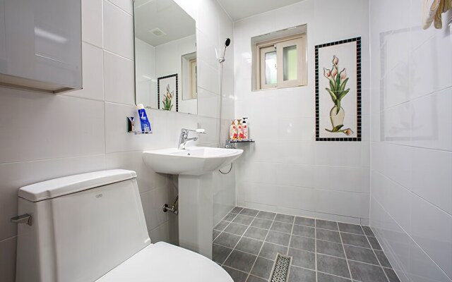 Jeongseon Firefly Light Clay Pension