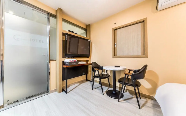 Guri C Hotel