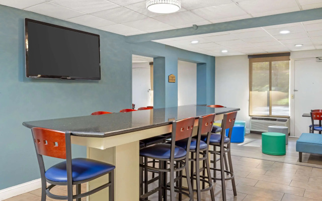 Clarion Pointe Research Triangle Park Durham