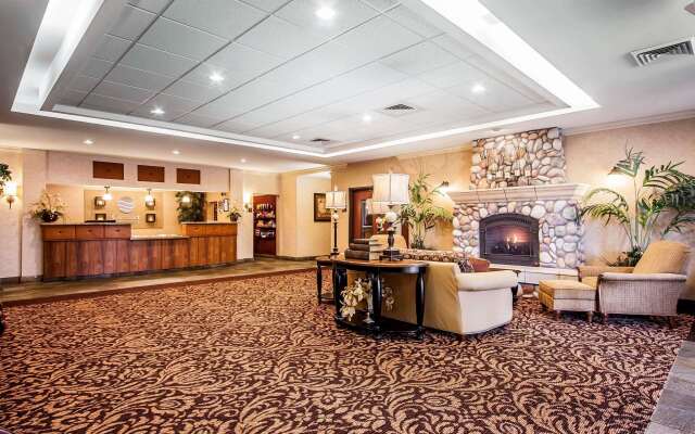 Comfort Inn & Suites McMinnville Wine Country