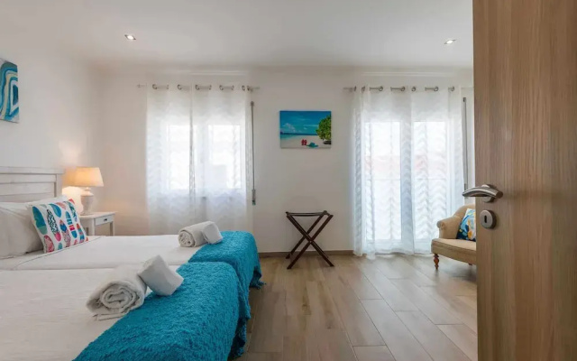 Casa Mar d Alma T2 150m Praia Peneco