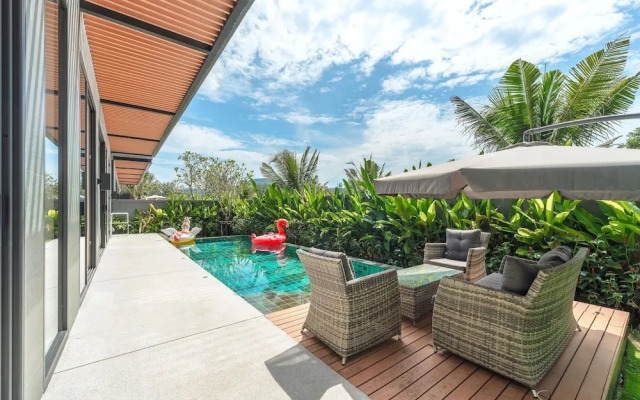 Modern 2-Level Pool Villa Long One A5