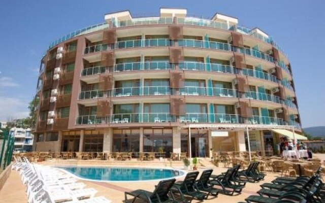 Briz Beach B Hotel