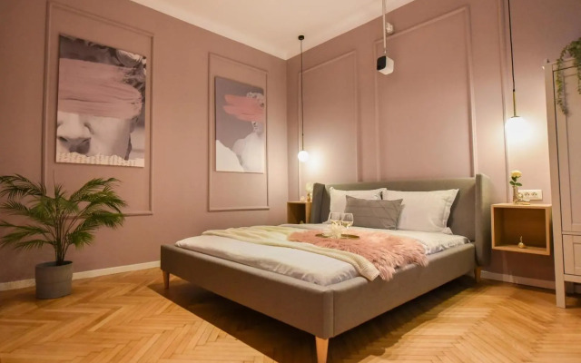 THE CINEMA - Central Apartment near Radisson