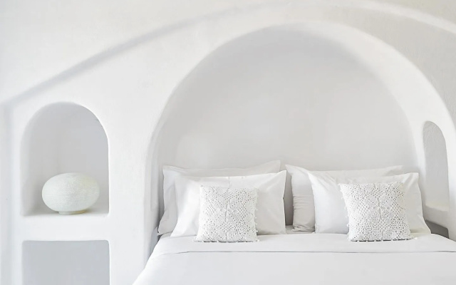 Mykonos Lolita, A Grecotel Resort to Live