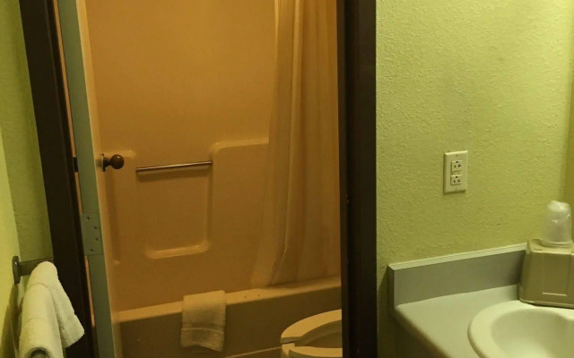 Executive Inn Pine Bluff