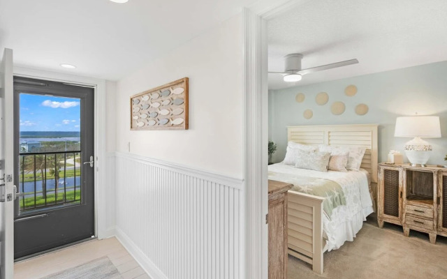 Vast Oceanfront Views Pool Patio Tennis