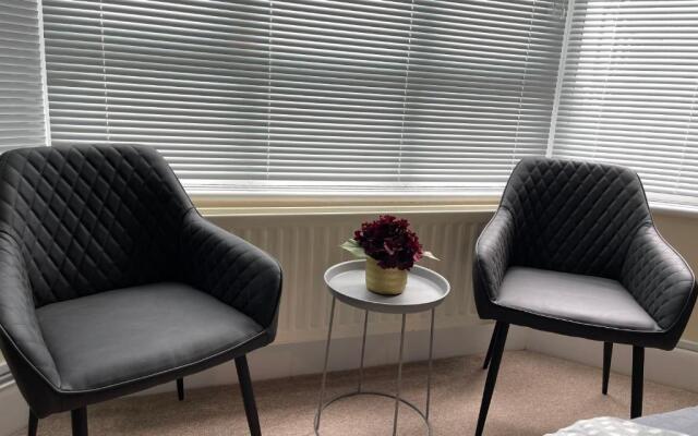Bournemouth 3 Bedroom - Parking