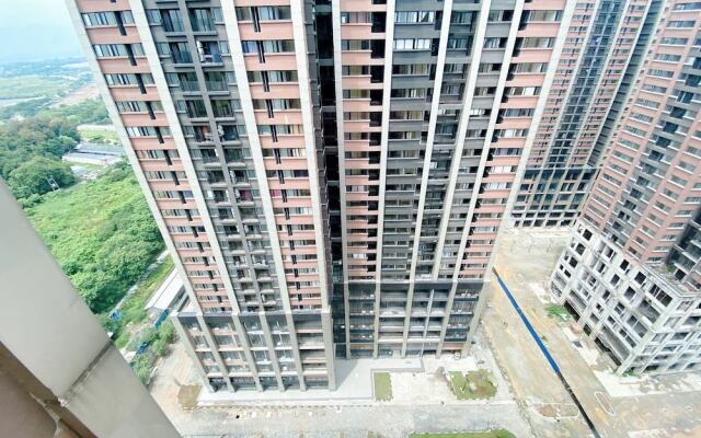 Restful 2Br At Meikarta Apartment