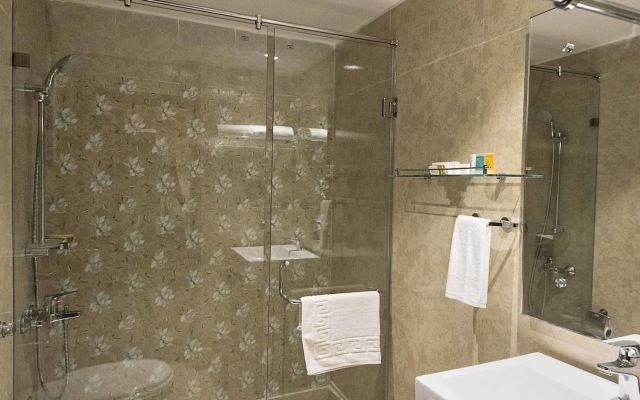 Regenta Inn Larica