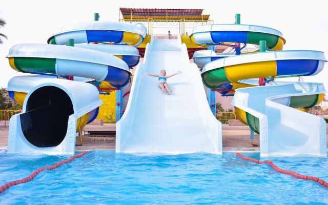 Parrotel Aquapark Resort