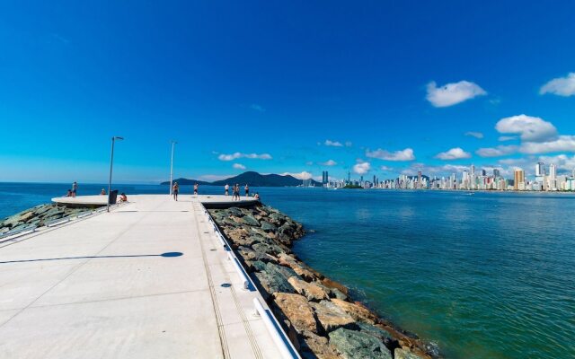 Paraíso em Balneário Camboriú - Praia do Estaleiro by ReservaStar