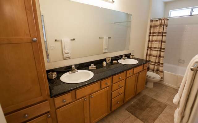 Kierland Villa 3 Bedroom by Casago