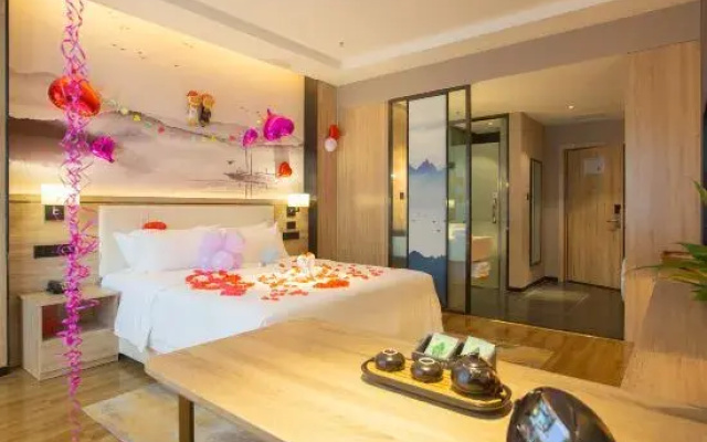 H Hotel (Chongqing Aegean Sea Shopping Plaza)