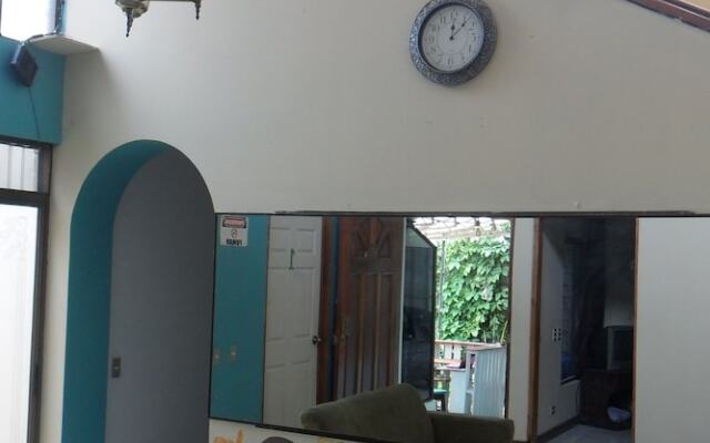 Green Country Hotel - Hostel