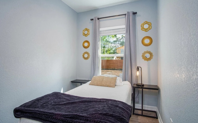 Charming 3br/1ba Close to Vibrant Downtown