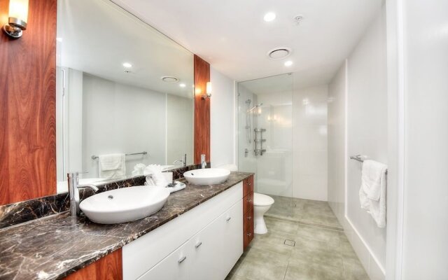 Chevron Renaissance - HR Surfers Paradise