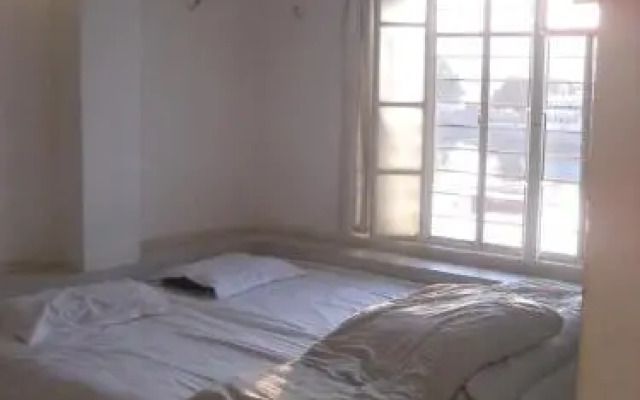 Lal Ghat Guest House
