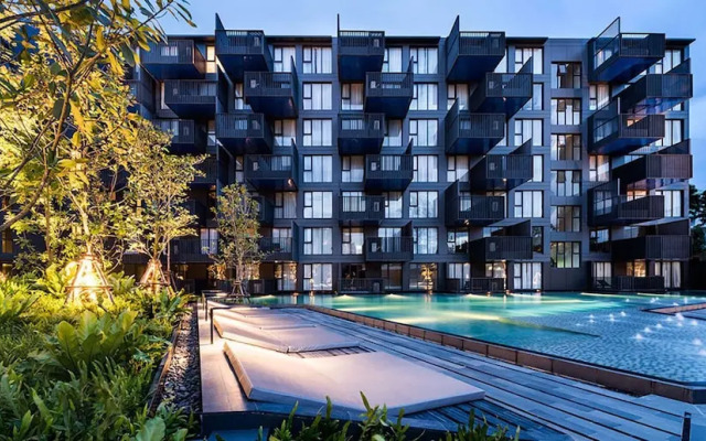The Deck Condominium by Alexanders