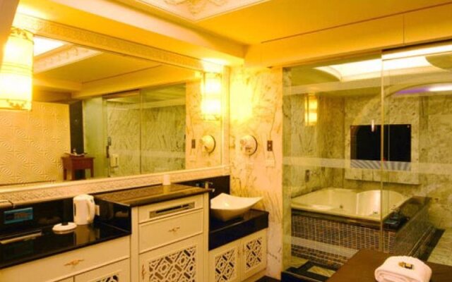 Mucha Motel