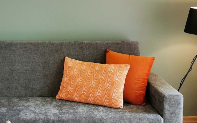 Phaedrus Living: City View Luxury Iras Flat 102