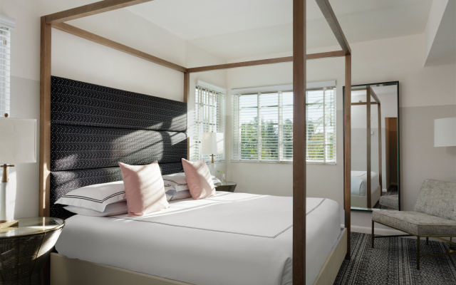 Kimpton Surfcomber Hotel by IHG