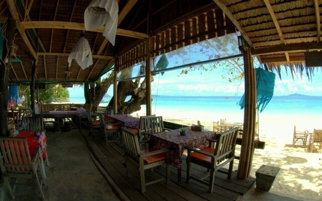 Phi Phi Rantee Beach Resort