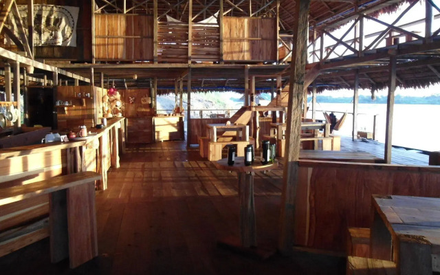 Kurupira Cabin Floating