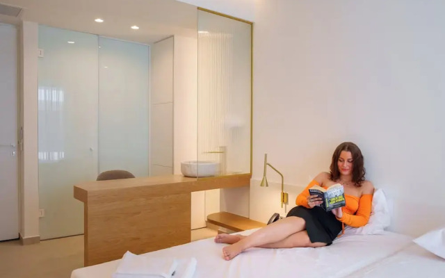 Phos Hotel Adults Only