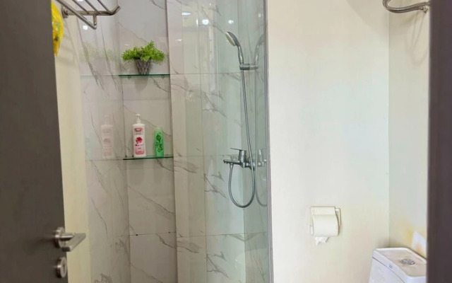 VANILLA One Residence Apartment By Reccoma