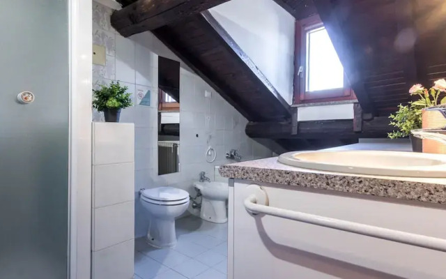 JOIVY Big Wooden Apartment for 6 near Milano Center