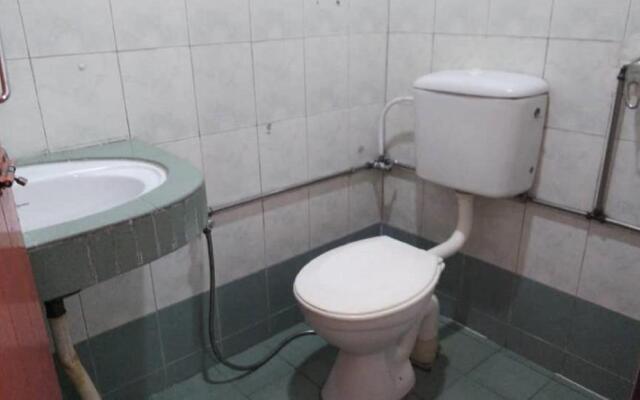 OYO 90739 Dung Fang Hotel