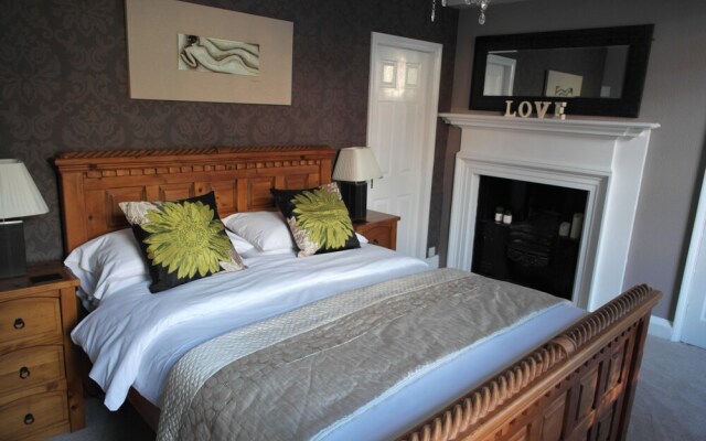White Linen Whitby, Room Only