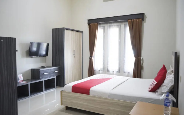 OYO 1283 Guest House Loemajan