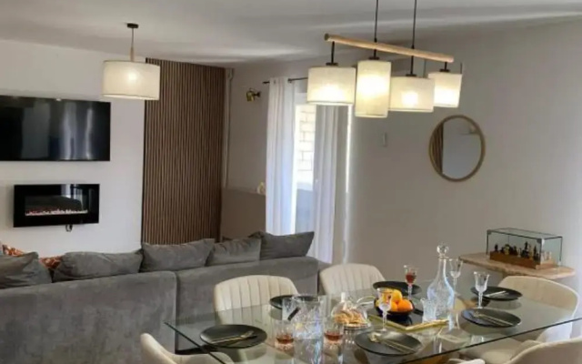 Luxury Apartment Ivo With Jacuzzi Near the Beach