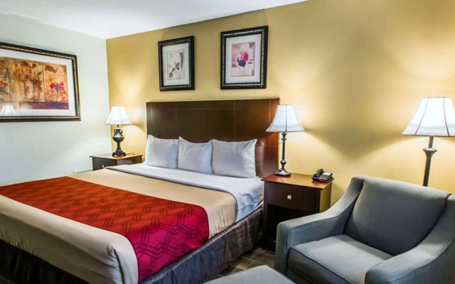 Econo Lodge Cocoa Beach - near the Port
