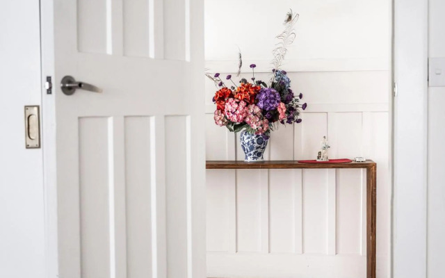 Charming 1920s Villa on Bealey Ave