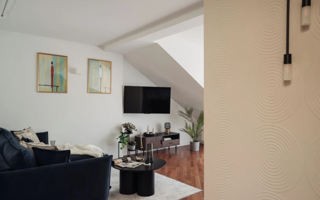 Riverside Nest - LoftAffair