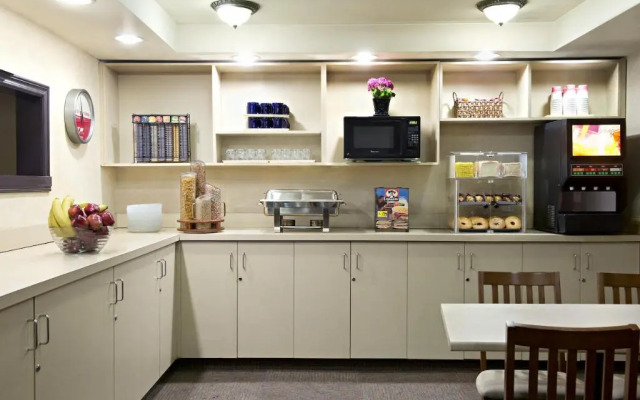 Ramada Limited Vancouver Downtown