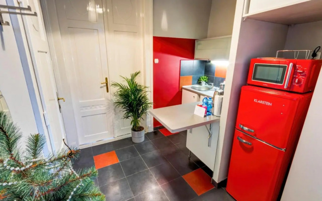 BpR Pyvo Street Home with balcony