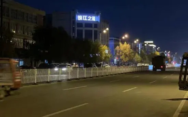 Jinjiang Inn (Zhangbei Grassland Tianlu Xinghe West Road Hotel)