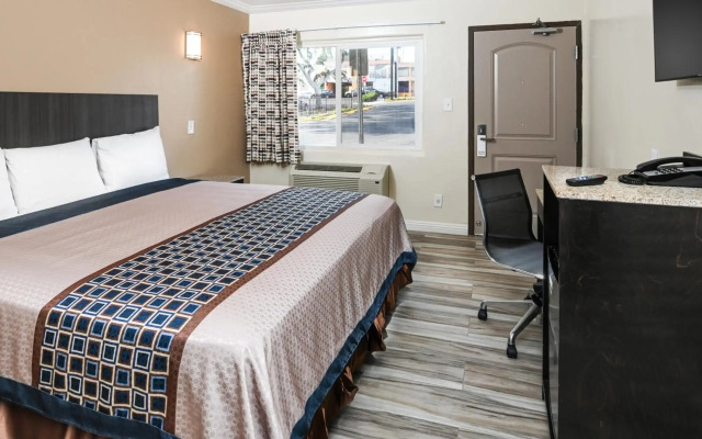 Sea Rock Inn - Long Beach