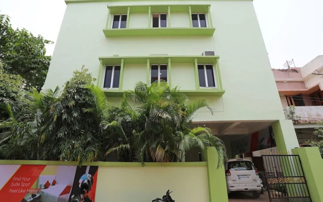 OYO 16631 The Greenstar Inn