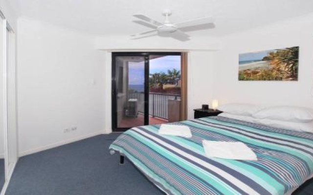 Unit 1 The Rocks 1746 David Low Coolum Beach Linen Included Wifi 500 Bond – Guest Rooms – Coolum Beach