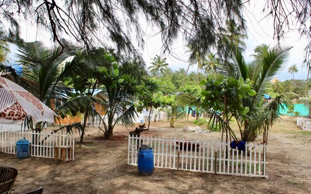 Basho Huts and Cafe