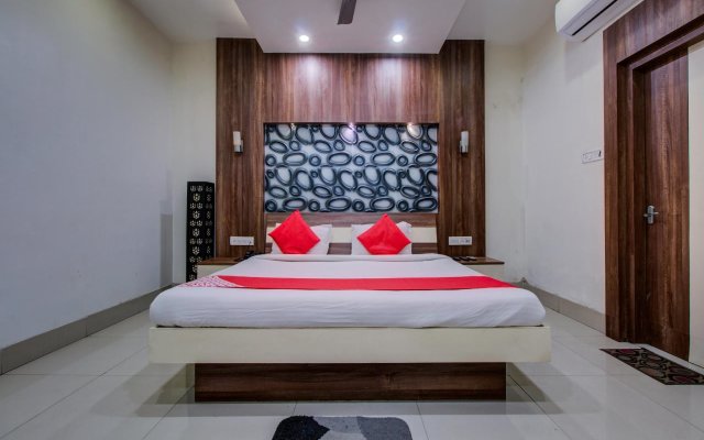 Savoy Hotel By OYO Rooms