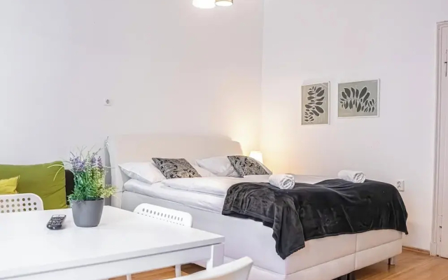 Cozy 2BR Apt With Excellent Connectivity