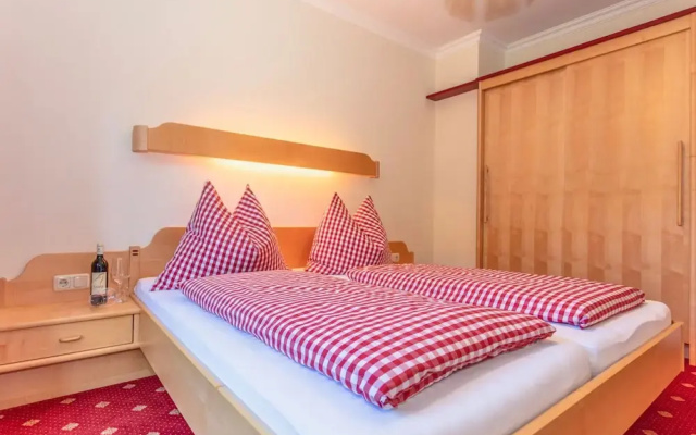 Holiday Home in Saalbach Near the Gondola Lift
