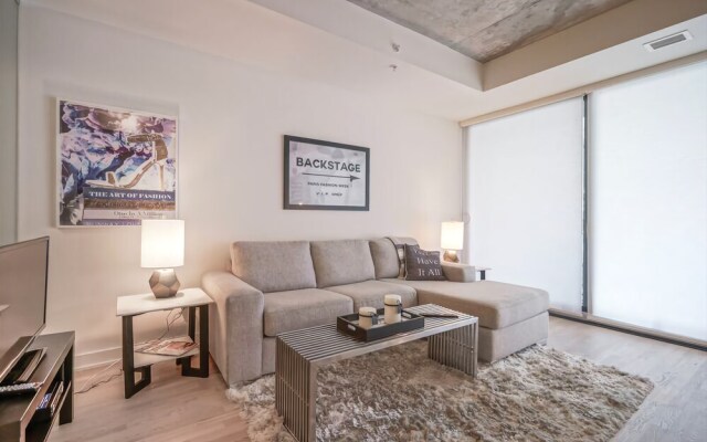 Spectular 1BR Condo in Hot King West